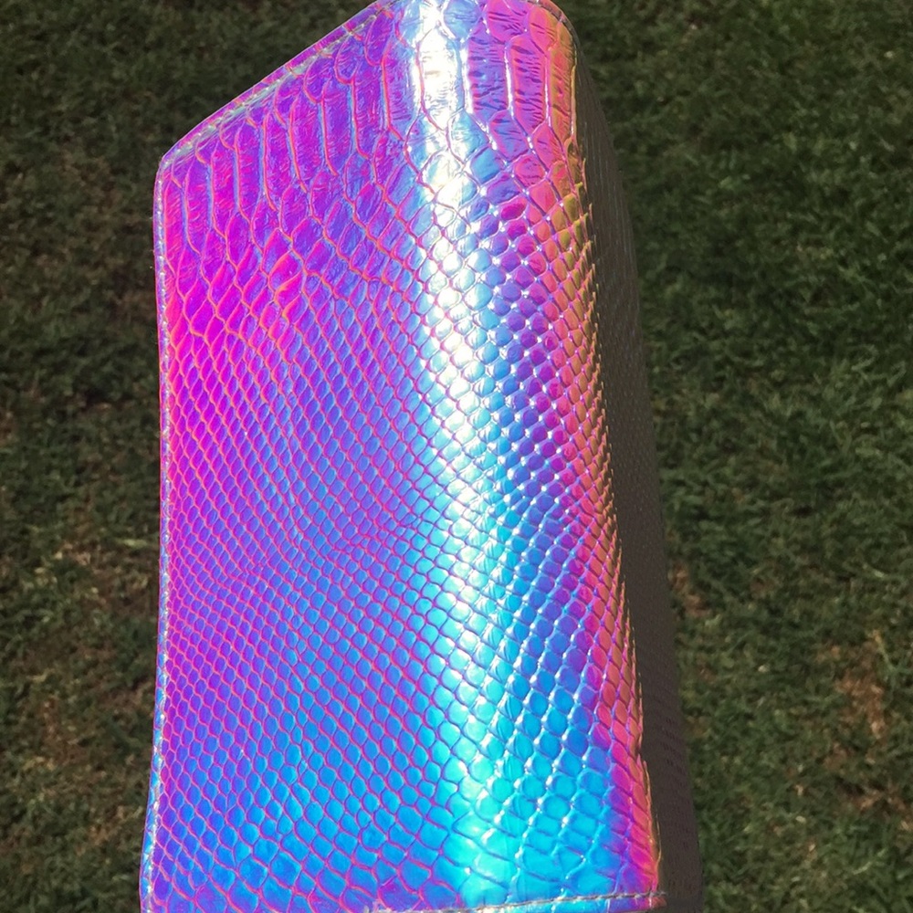 Rave Holographic Dollskill wallet - Picture 2 of 4
